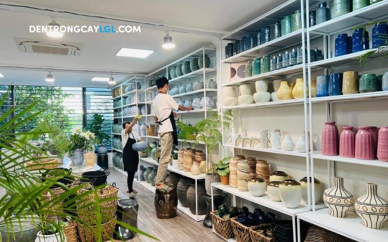 Đèn trồng cây LGL có ánh sáng nhân tạo cho cây trồng màu trắng vàng giúp cây sinh trưởng như nhận được ánh nắng mặt trời